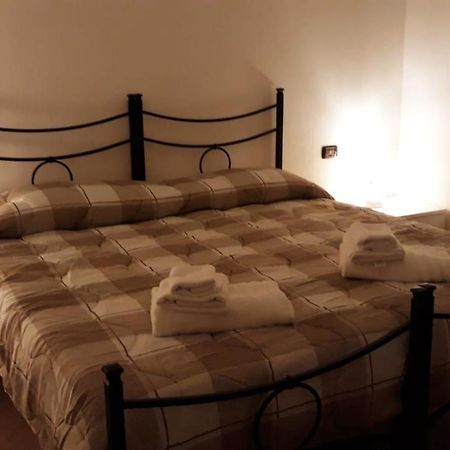 Le Tre Stelle Bed and Breakfast Ronco allʼAdige Buitenkant foto