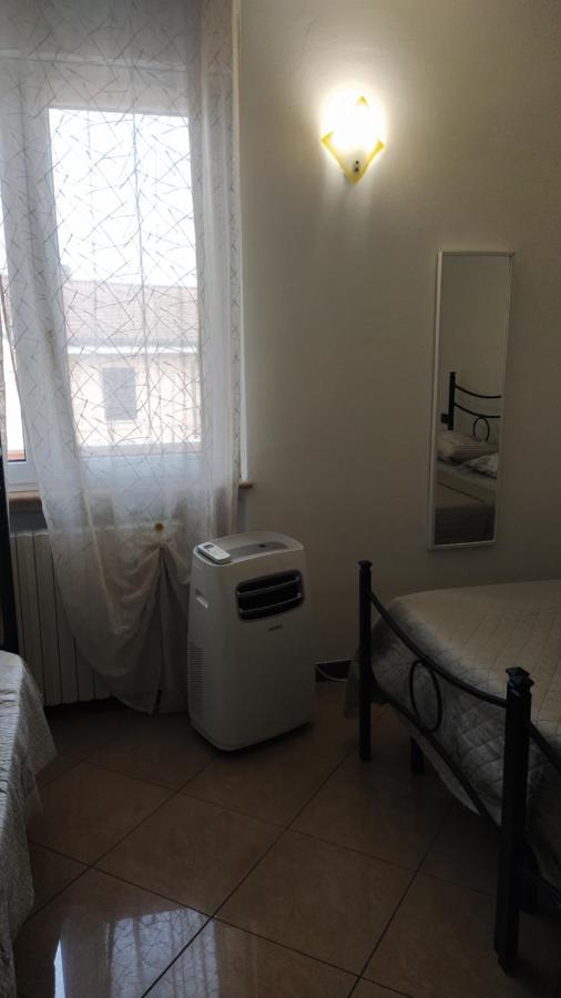 Le Tre Stelle Bed and Breakfast Ronco allʼAdige Kamer foto
